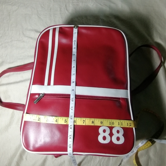 Red backpack - Picture 6 of 8